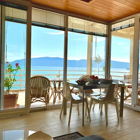 Aulona Luxury Seaview Residences