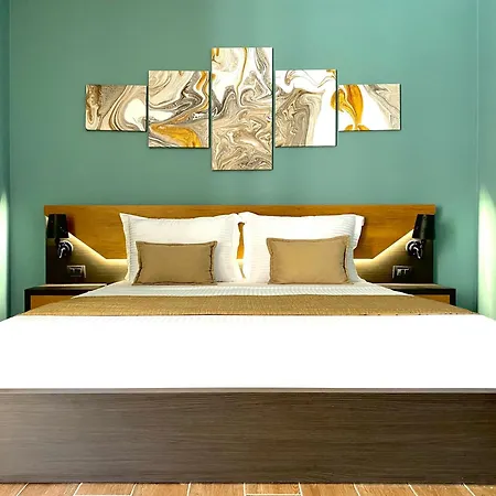 Aulona Luxury Seaview Residences *