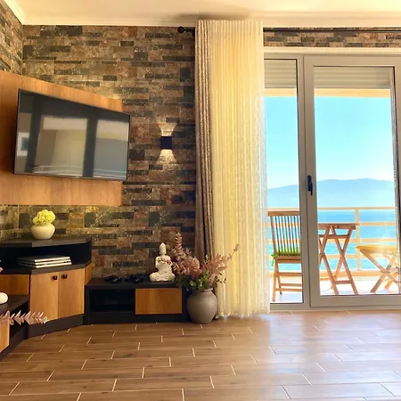 Aulona Luxury Seaview Residences *